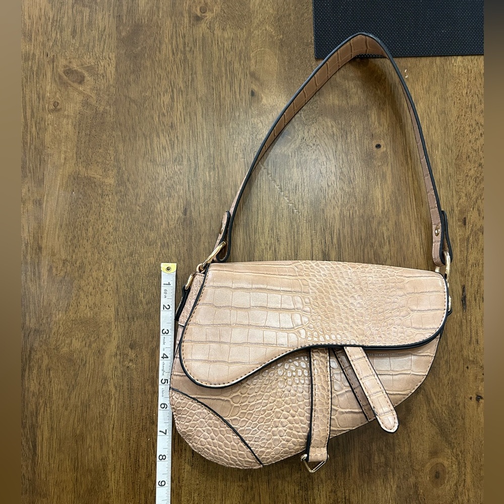 New Beige Faux Crocodile Saddle Bag From Spain - Picture 7 of 9